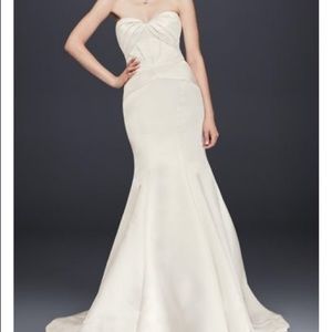 Truly Zac Posen ivory trumpet wedding dress